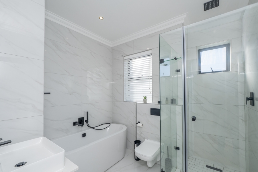 3 Bedroom Property for Sale in Sandown Western Cape